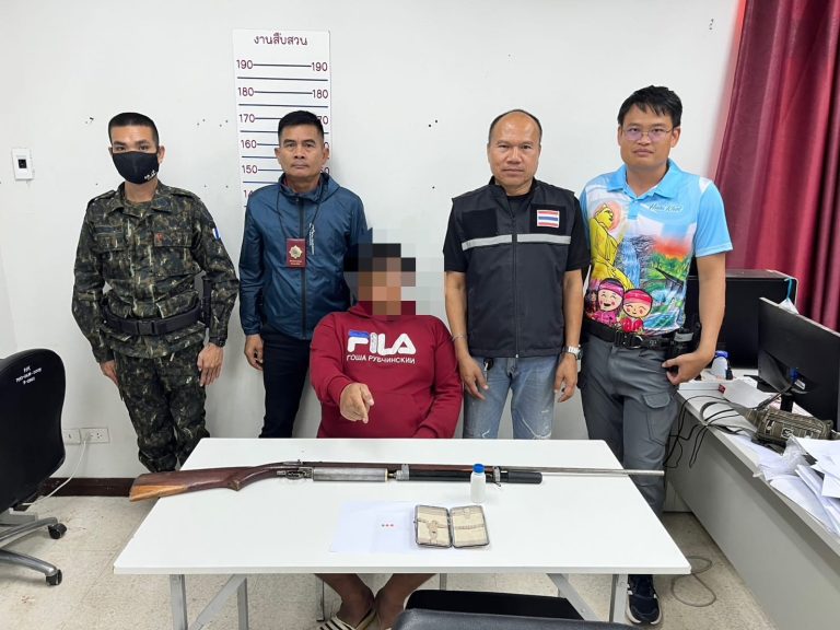 สภ.ห้วยคต ร่วมกับปกครองอำเภอห้วยคตจับกุม พ.ร.บ. ยาเสพติดพ.ร.บ. อาวุธปืน