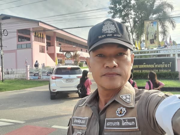 สภ.ห้วยคต/อน.จราจรหน้าโรงเรียน