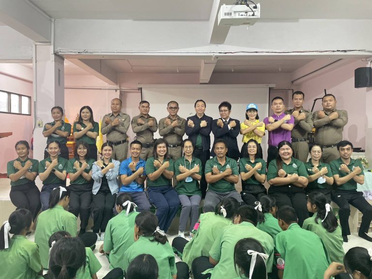 โครงการแก้ไขปัญหาพื้นที่ในจังหวัดอุทัยธานี เพื่อทำให้ประชาชนมีความสุข โรงเรียน บ้านสมอทอง