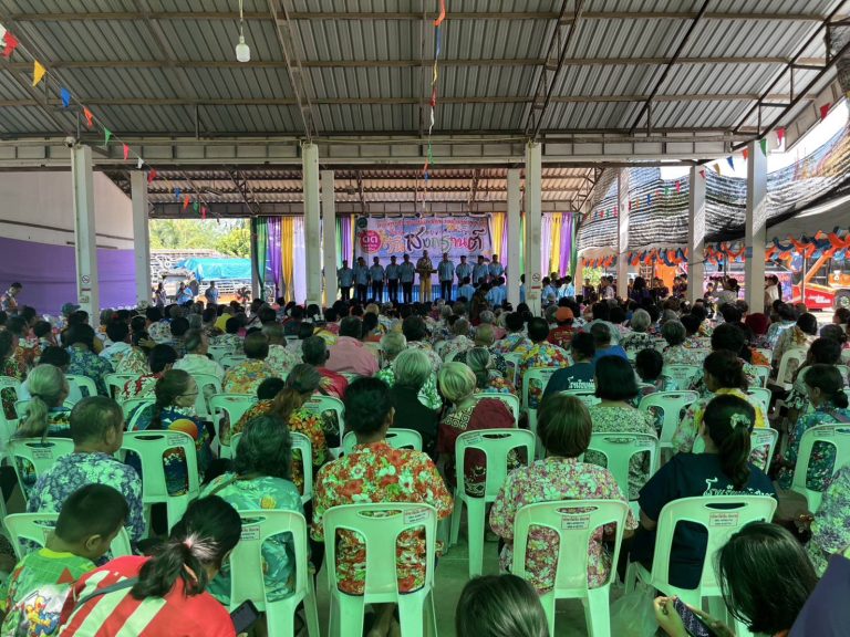 ผกก.สภ.ห้วยคต ร่วมพีธีงานสืบสานวัฒนธรรมประเพณีวันสงกรานต์ประจำปี 2568 และจัดการจราจร ดูแลความสงบเรียบร้อยภายในงานที่ทำการ อบต.สุขฤทัย